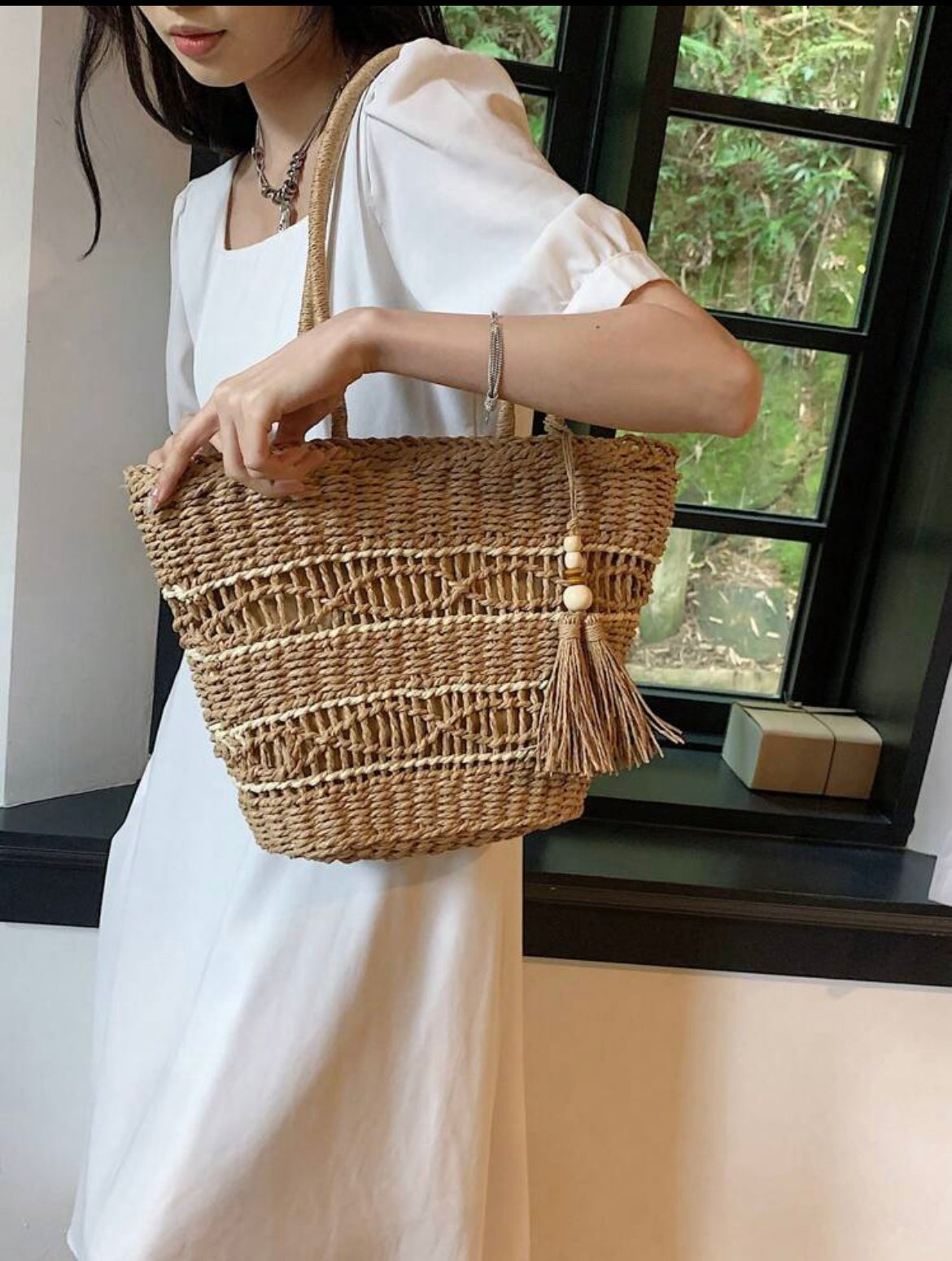 HANDWOVEN BEACH BAG