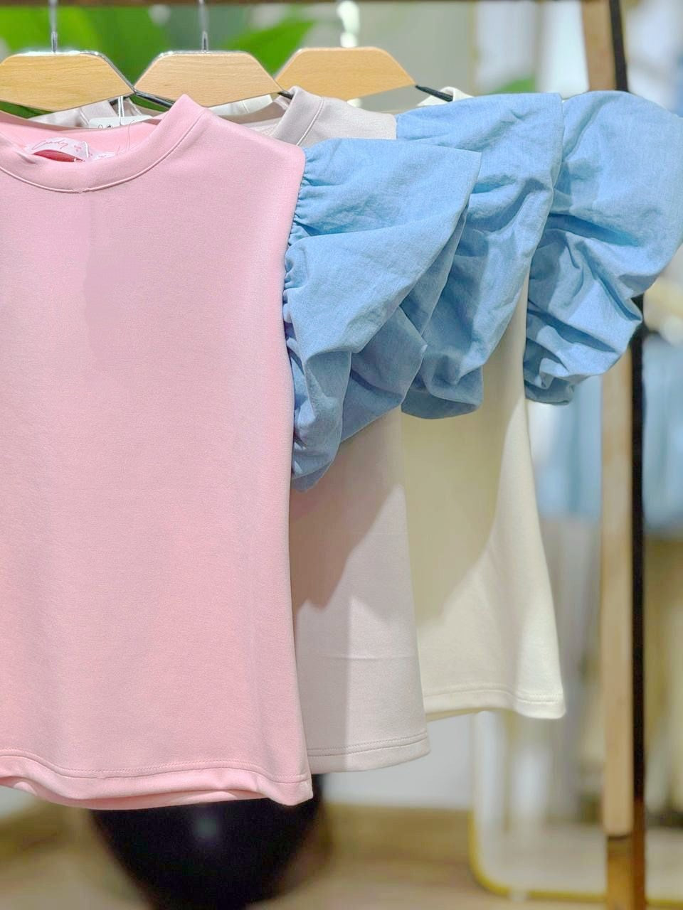 PUFF SLEEVE TOP