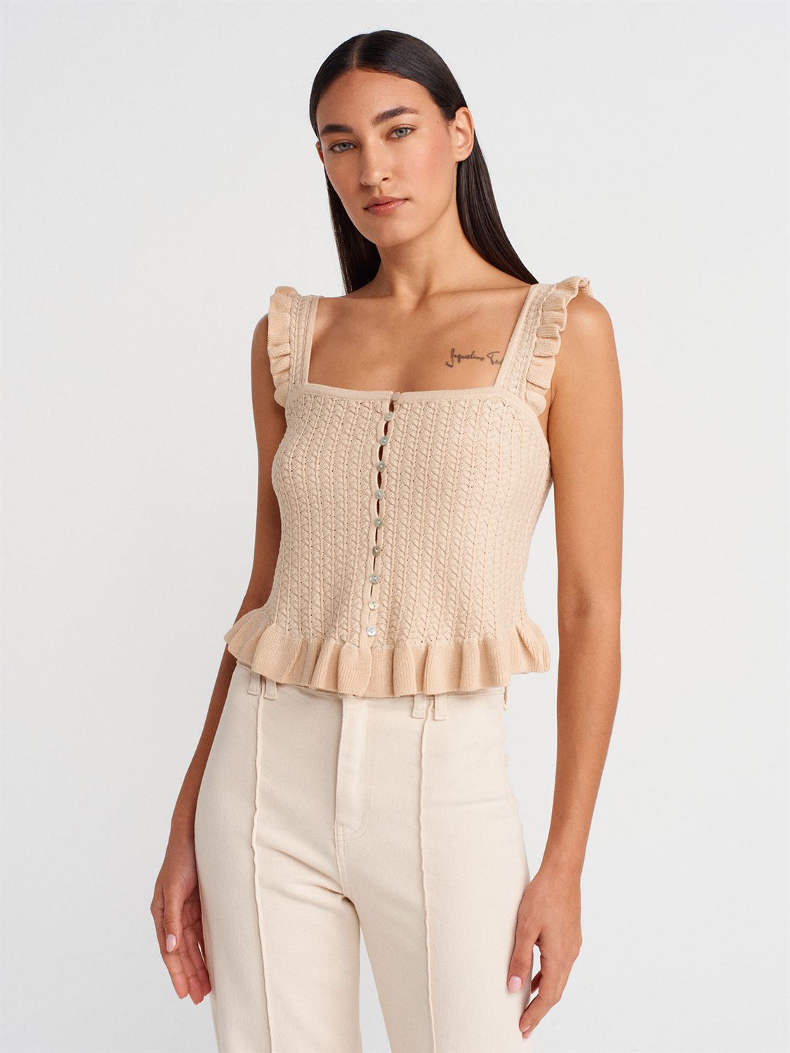 RAFFLE STRAP KNIT CROP TOP(Made in Turkey š¹š·)
