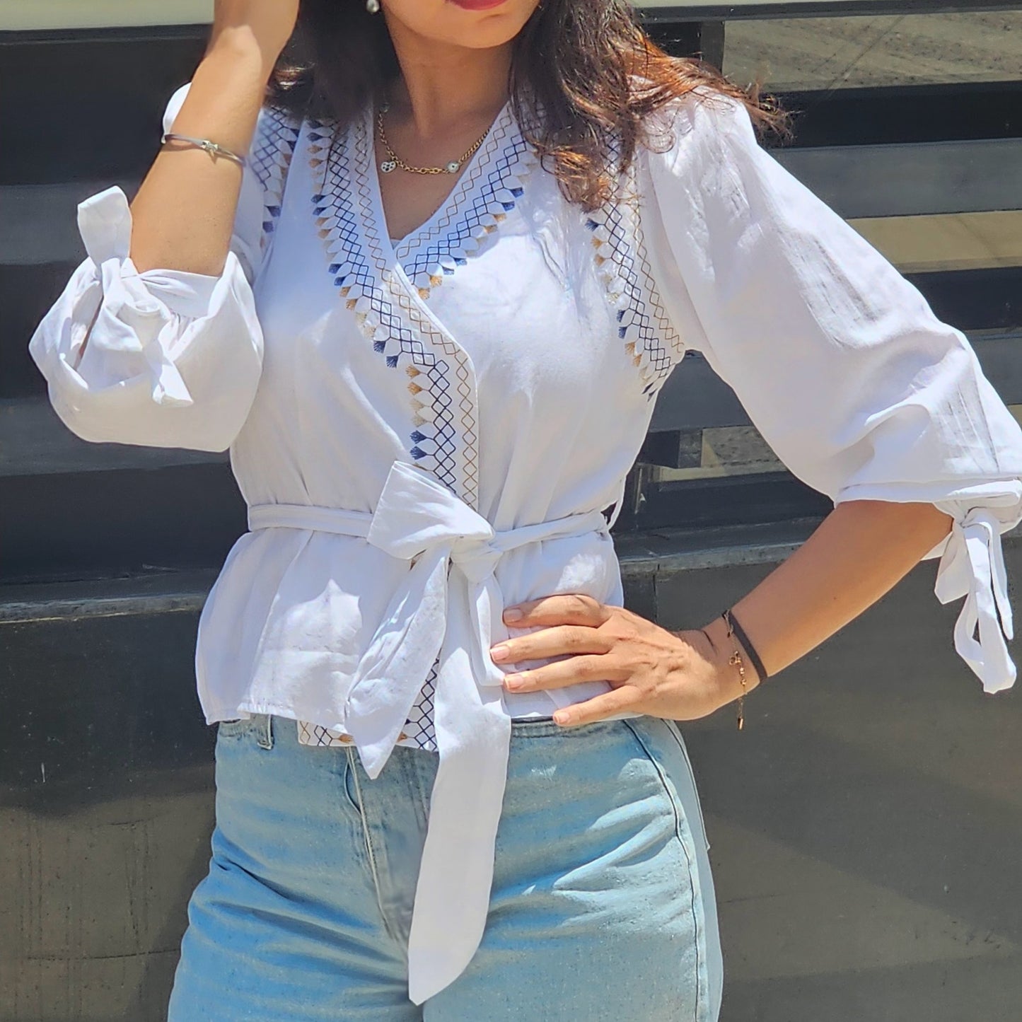 SERMA EMBROIDERY WHITE BLOUSE