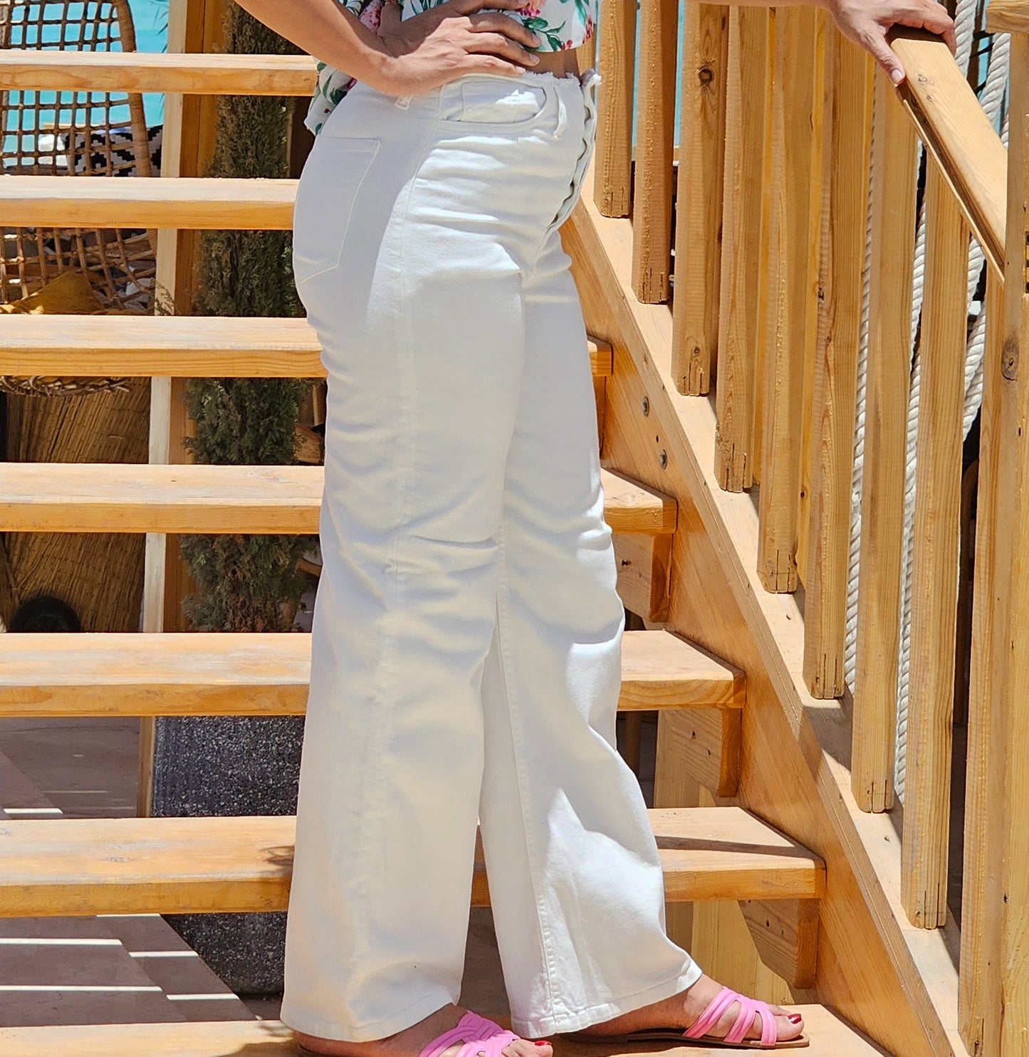 WHITE WIDE-LEG JEANS