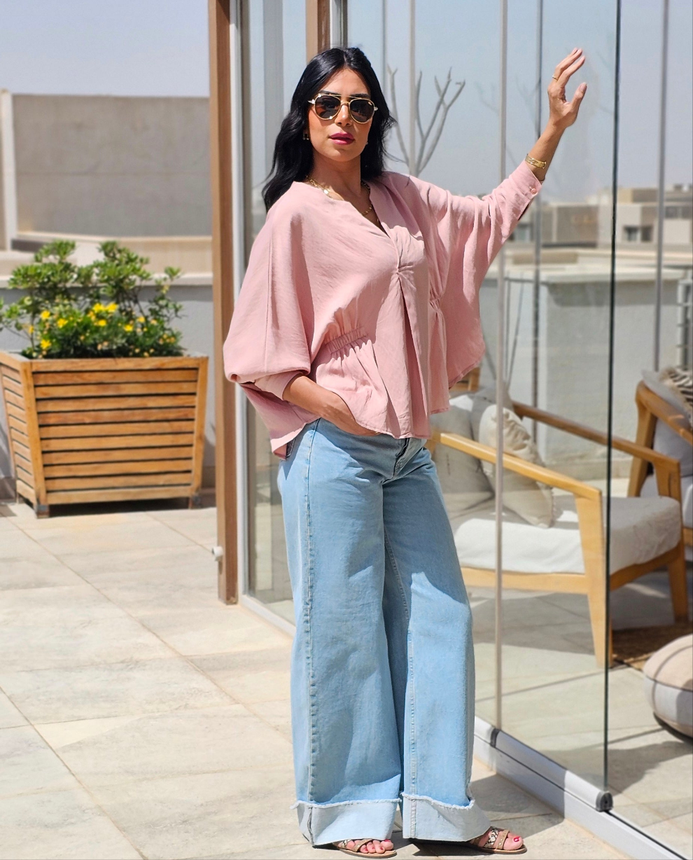 RELAXED FIT V-NECK  BLOUSE