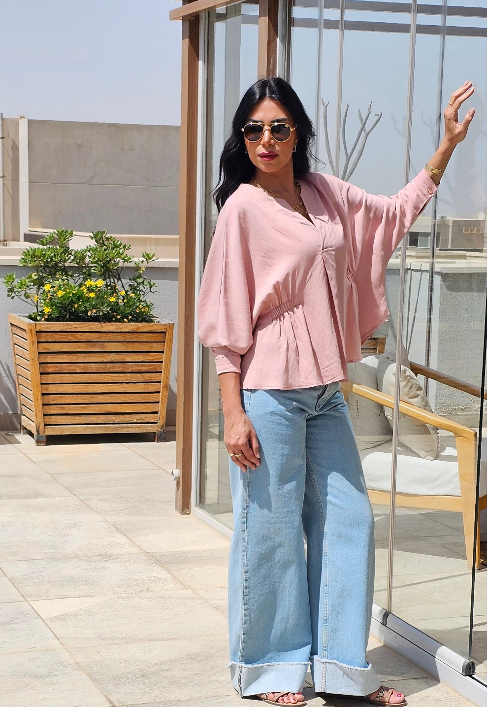 RELAXED FIT V-NECK  BLOUSE