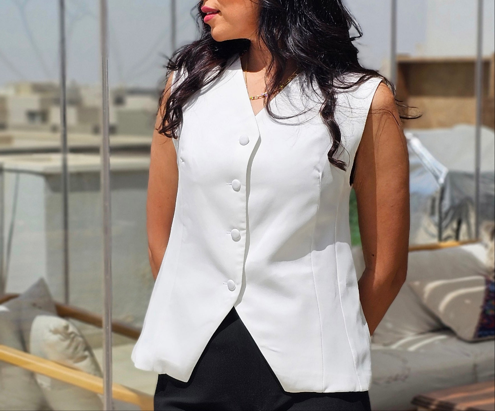 SLEEVELESS TAILORED VEST