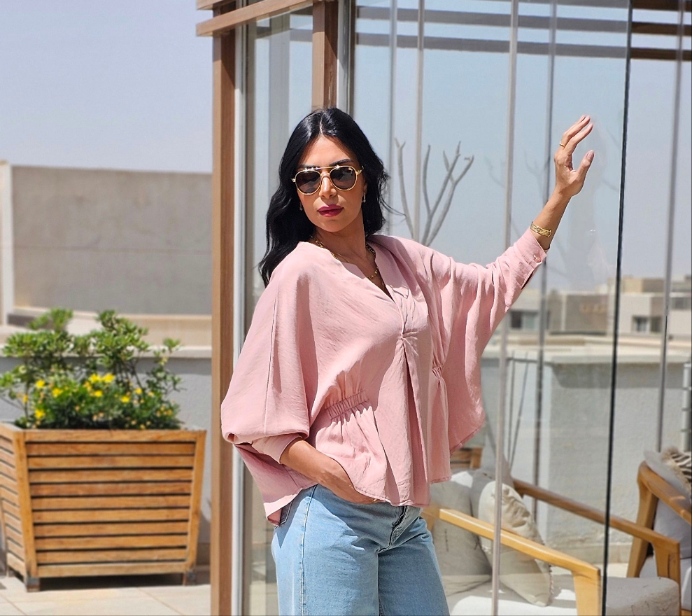 RELAXED FIT V-NECK  BLOUSE