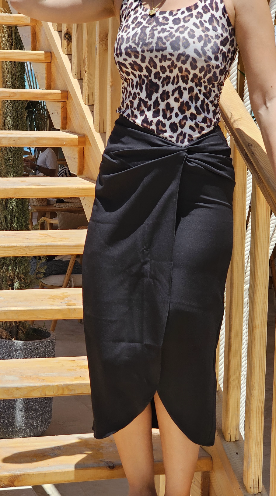 KNOTTED BLACK SKIRT