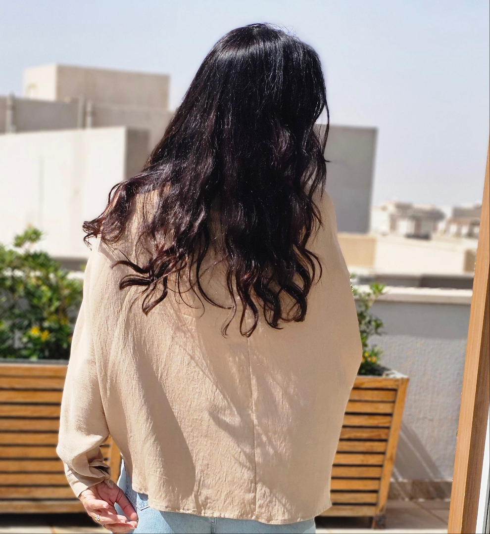 RELAXED FIT V-NECK  BLOUSE
