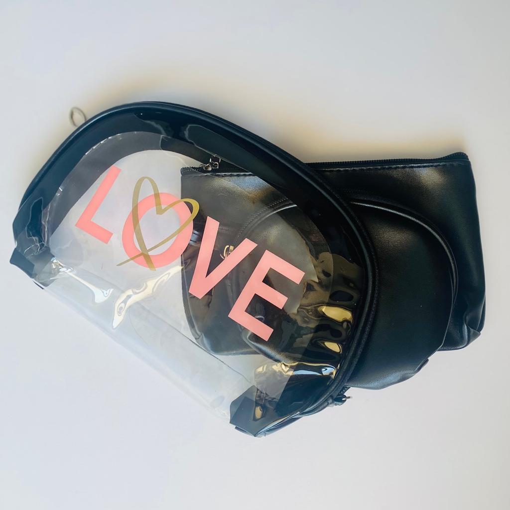 LOVE MACK-UP BAG