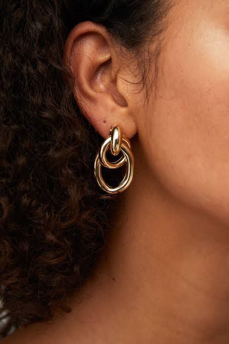 TWO LAYERS OVAL EARRINGS