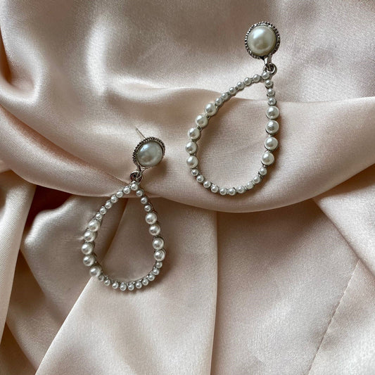SILVER OVAL PERLS EARRINGS
