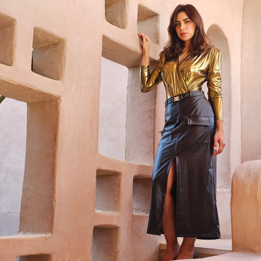 LONG LEATHER SKIRT WITH SLIT AT THE FRONT