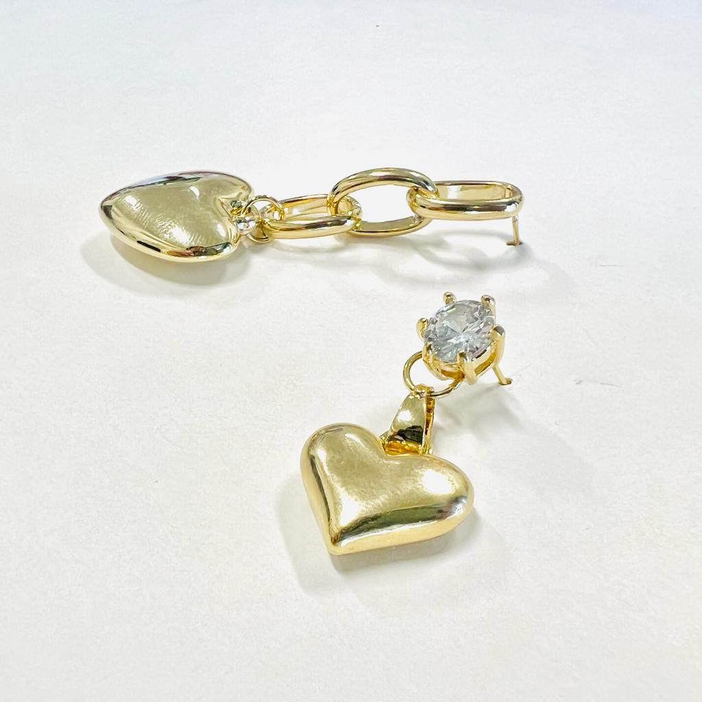 ASYMMETRIC HEART EARRINGS WITH CRYSTAL