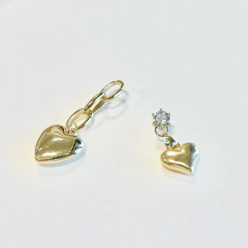 ASYMMETRIC HEART EARRINGS WITH CRYSTAL