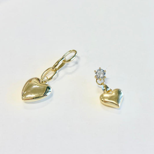 ASYMMETRIC HEART EARRINGS WITH CRYSTAL