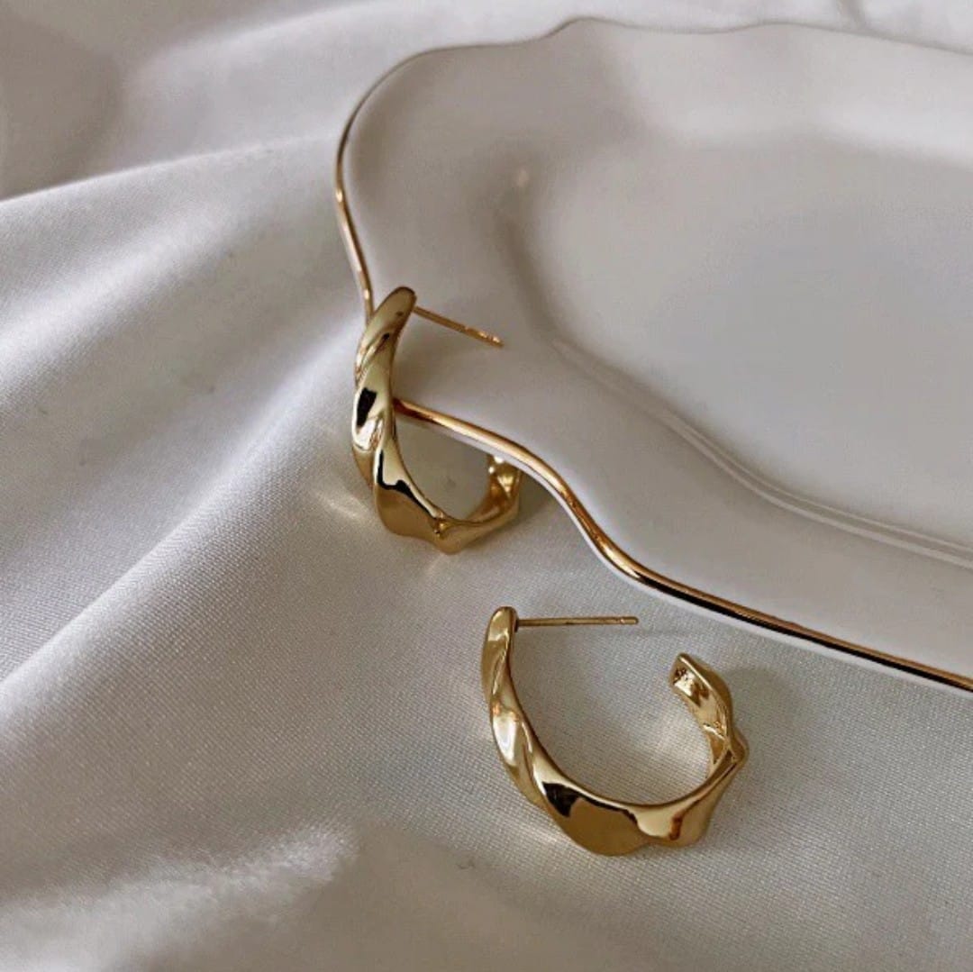 TWISTED HOOPS EARRINGS