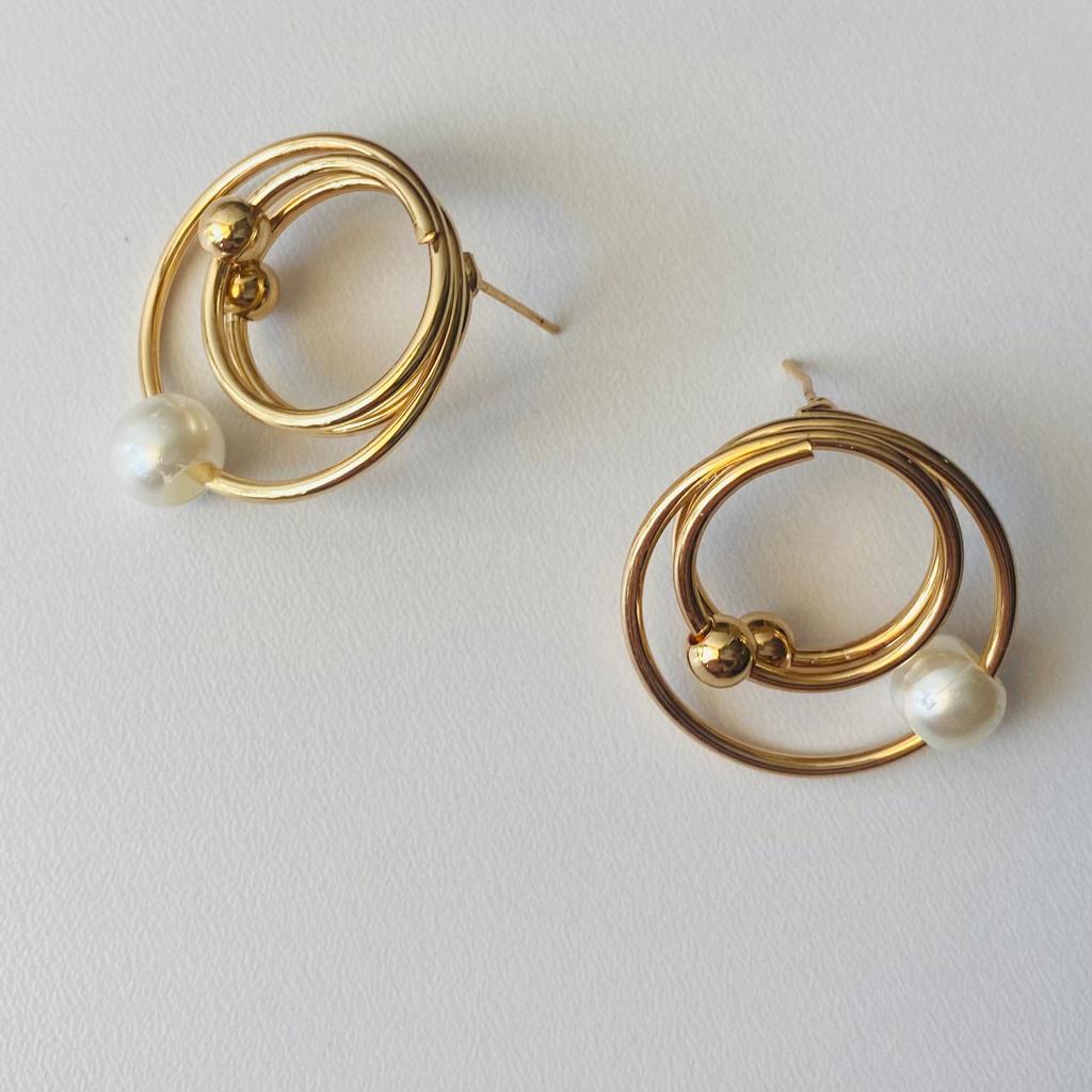 PEARL HOOPS EARRINGS
