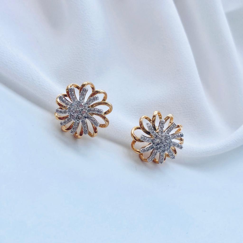 CRYSTAL FLOWER STUD EARRINGS