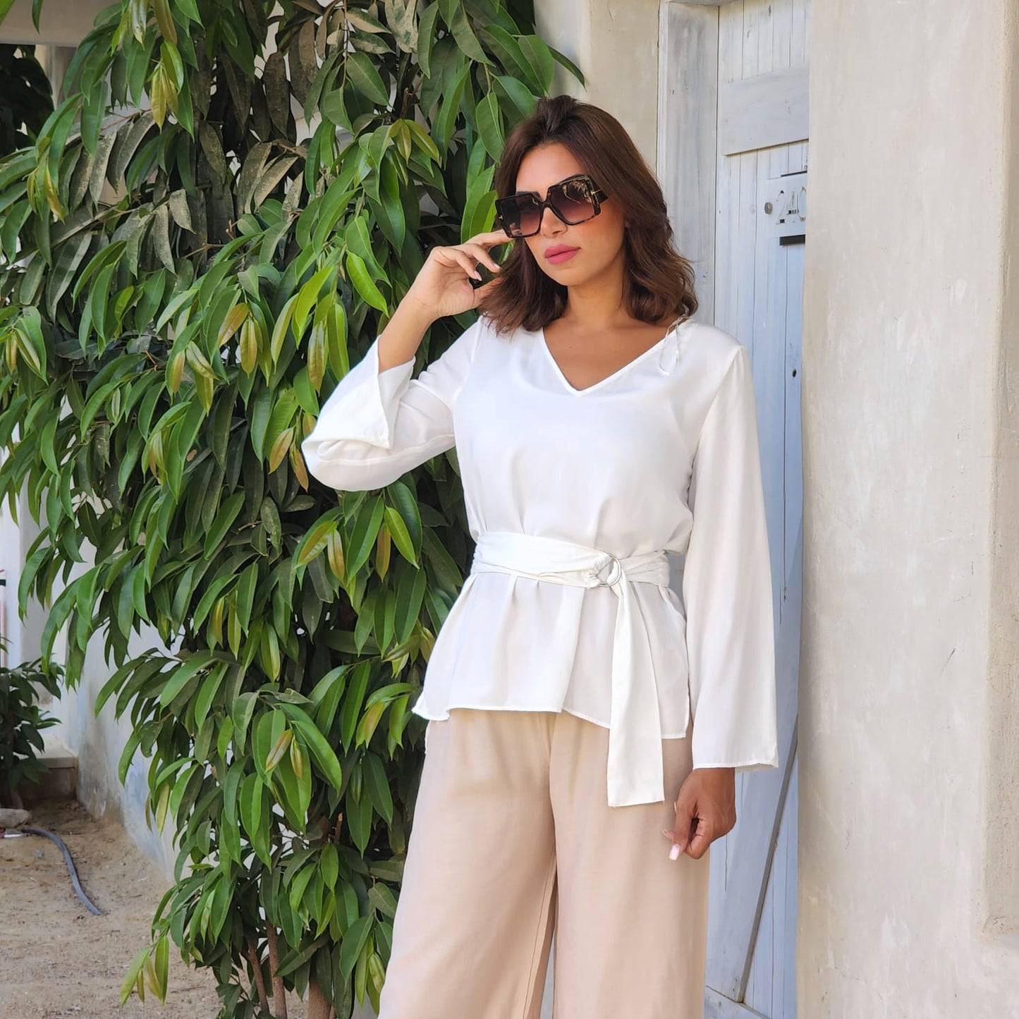 WHITE BLOUSE WITH BELT