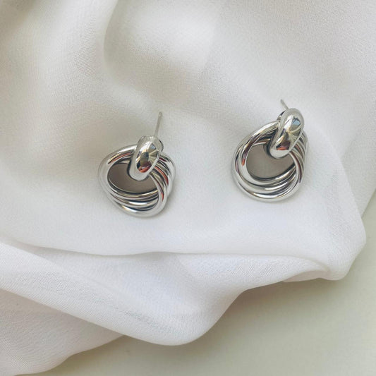 ELEGANT STUD EARRINGS