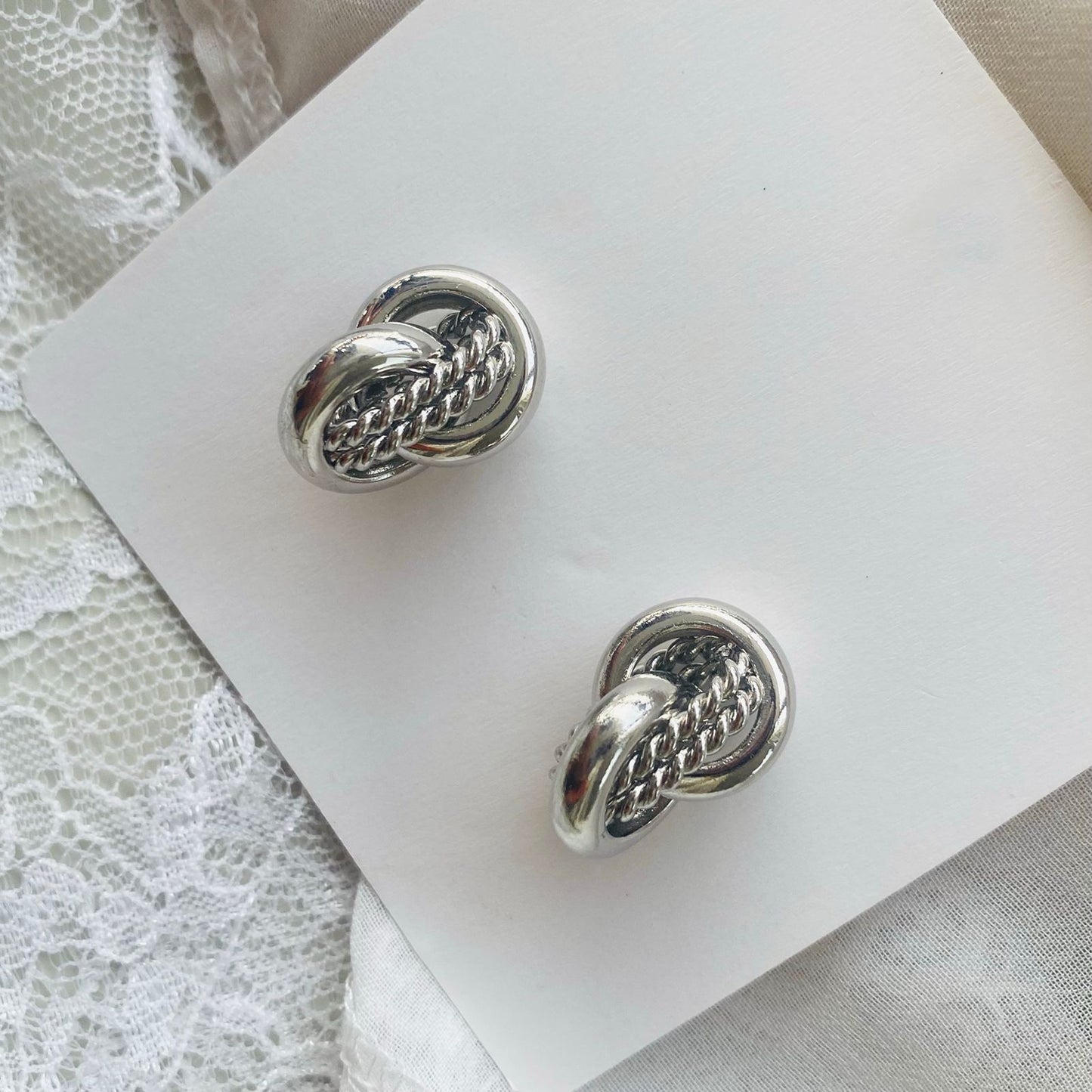 KNOTTED STUD EARRINGS