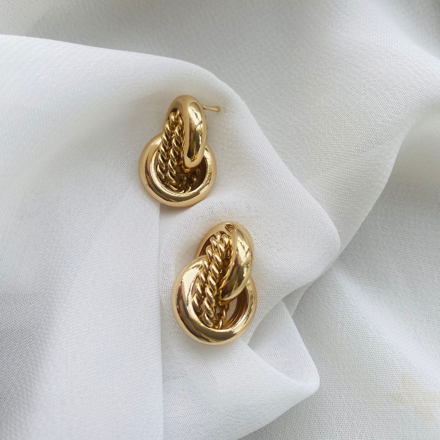 KNOTTED STUD EARRINGS