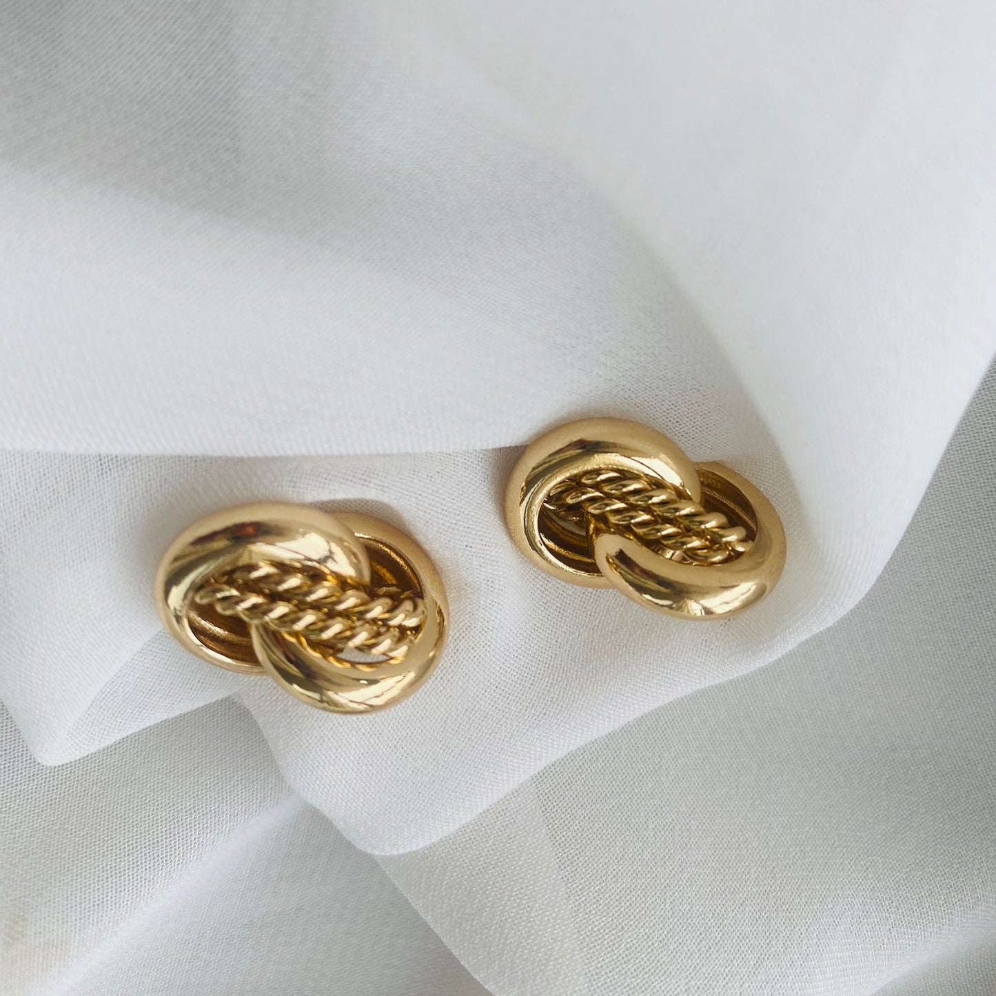 KNOTTED STUD EARRINGS