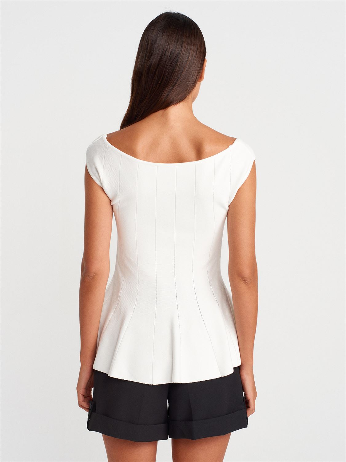 WHITE PEPLUM KNIT TOP(Made in Turkey 🇹🇷)