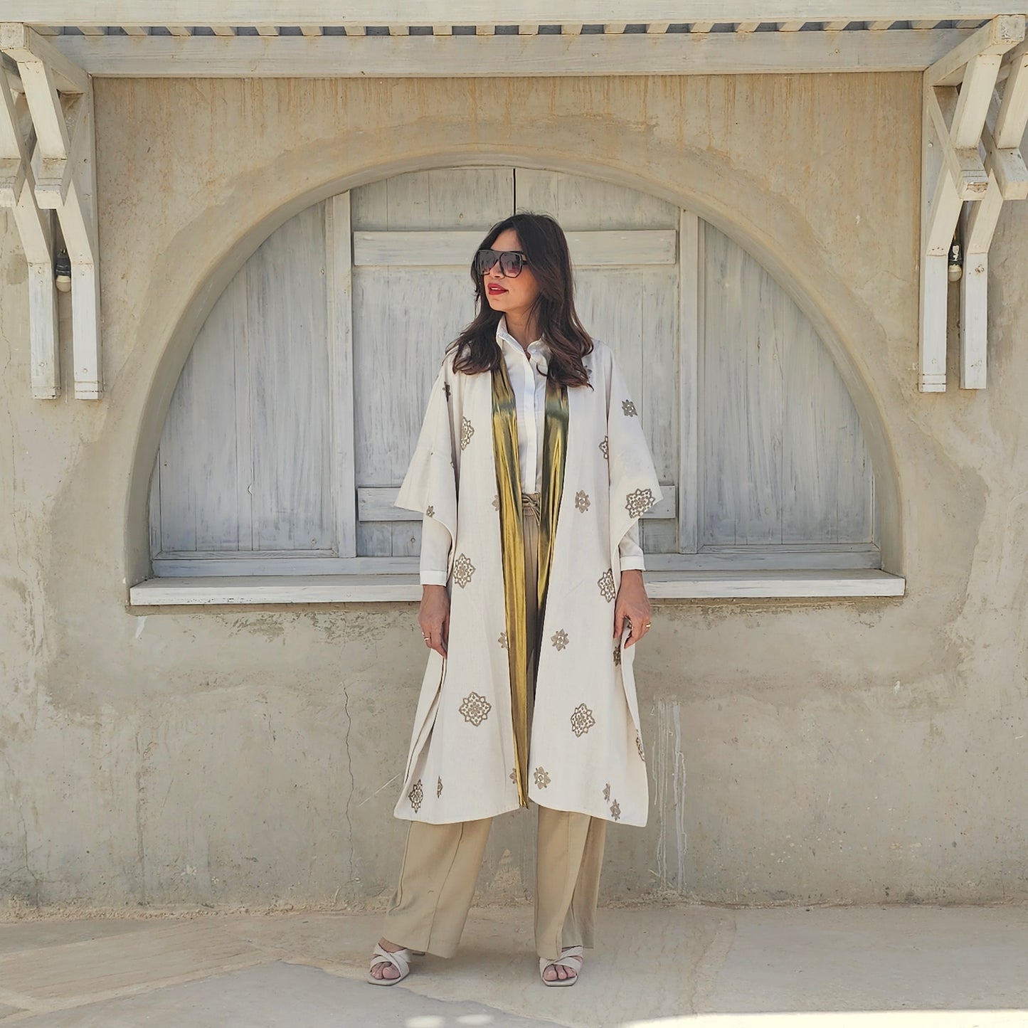 GOLDEN PATTRENED AND BORDERS KIMONO