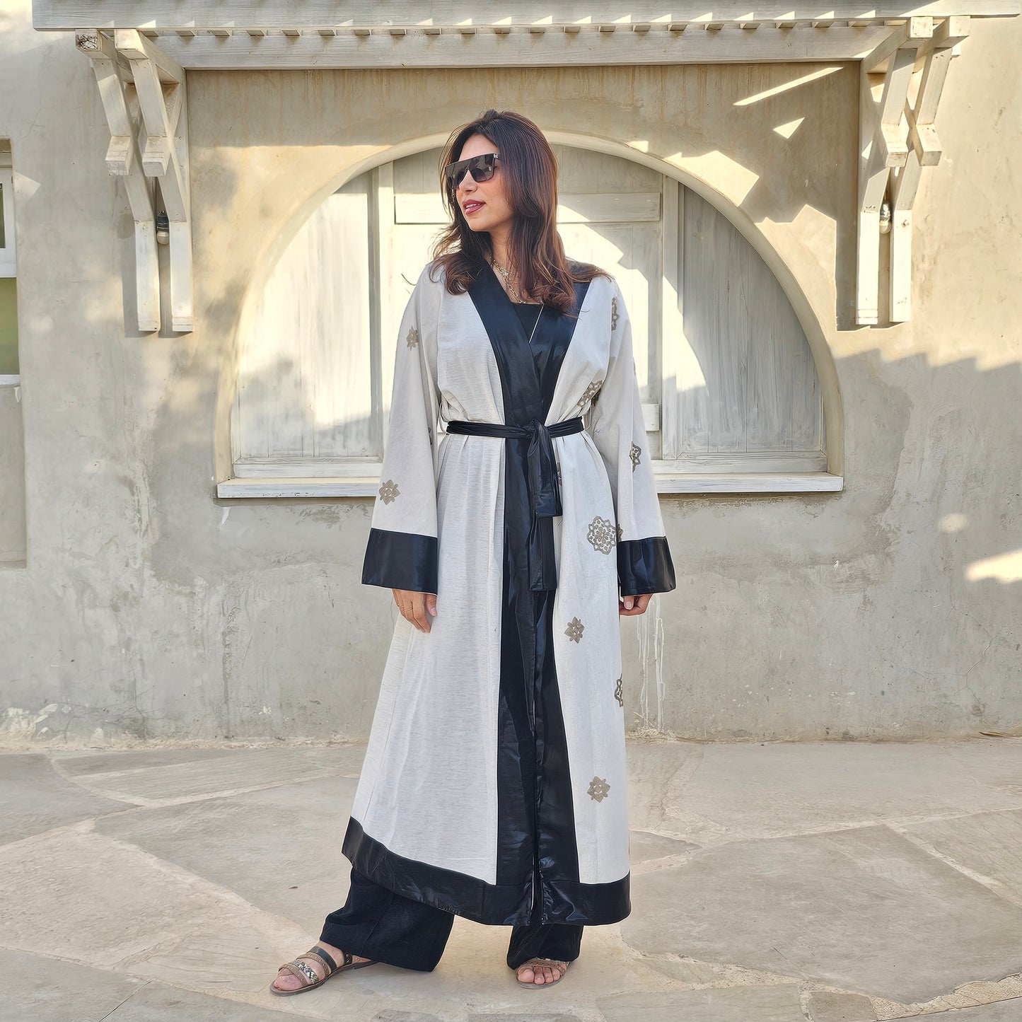 BLACK BORDERS PATTERNED KIMONO