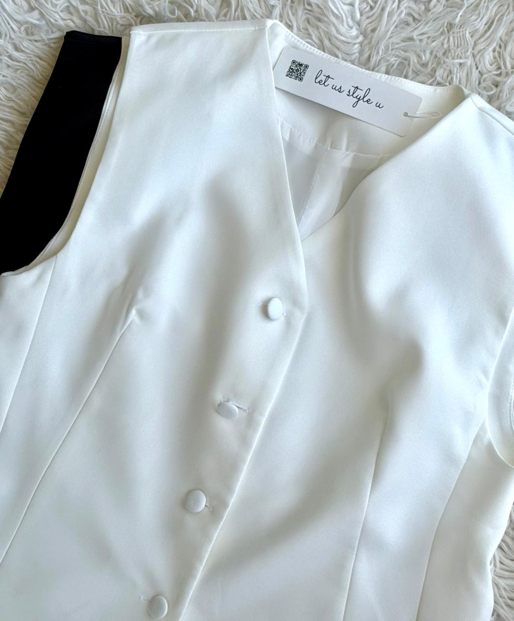 SLEEVELESS TAILORED VEST