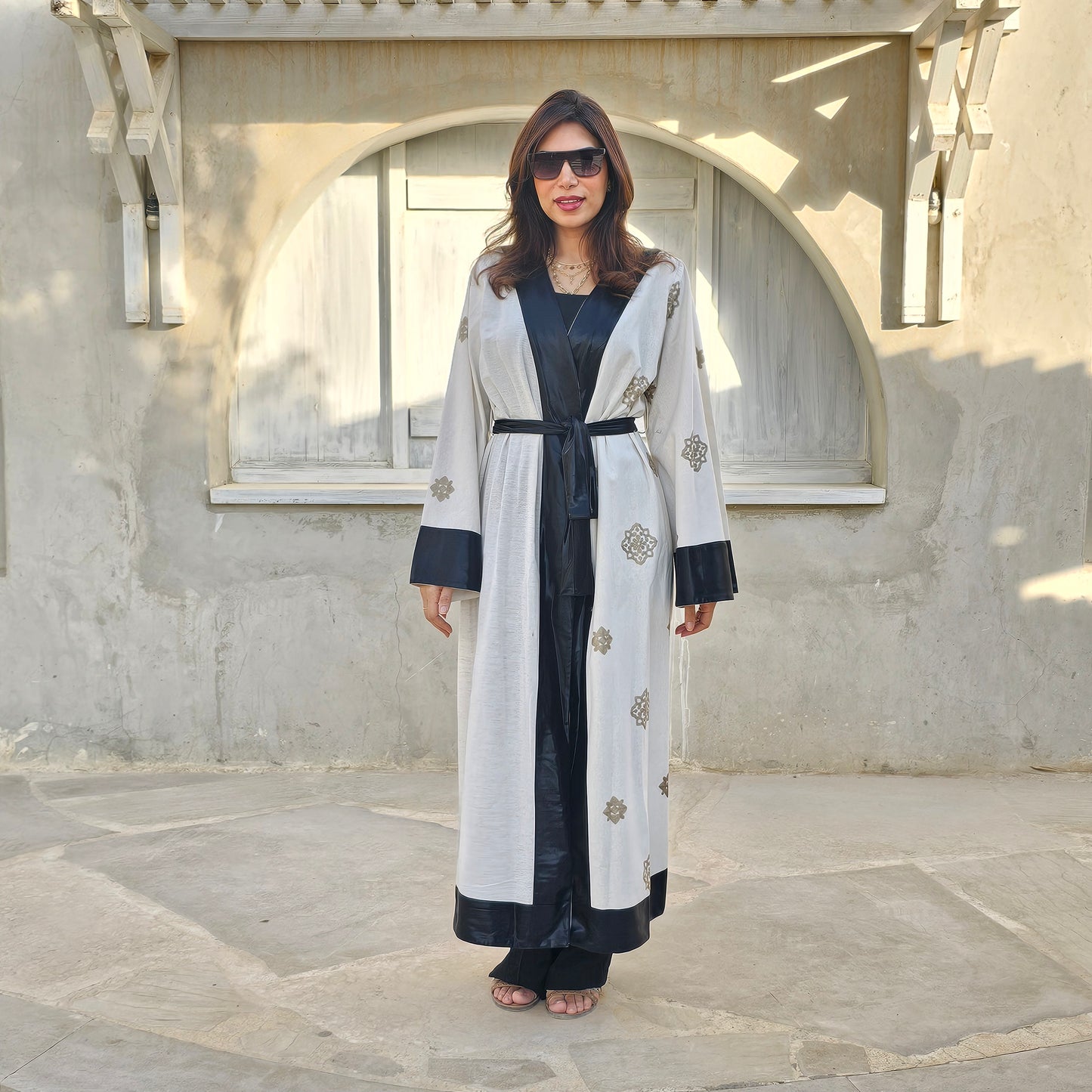 BLACK BORDERS PATTERNED KIMONO