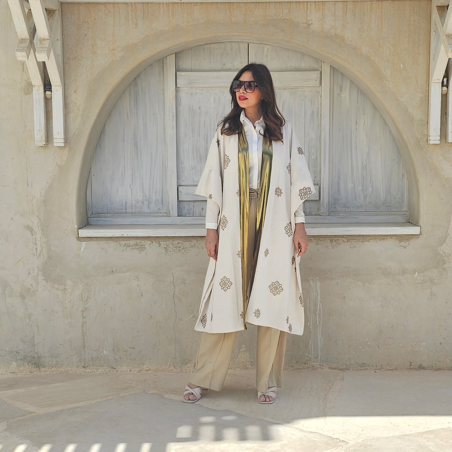 GOLDEN PATTRENED AND BORDERS KIMONO