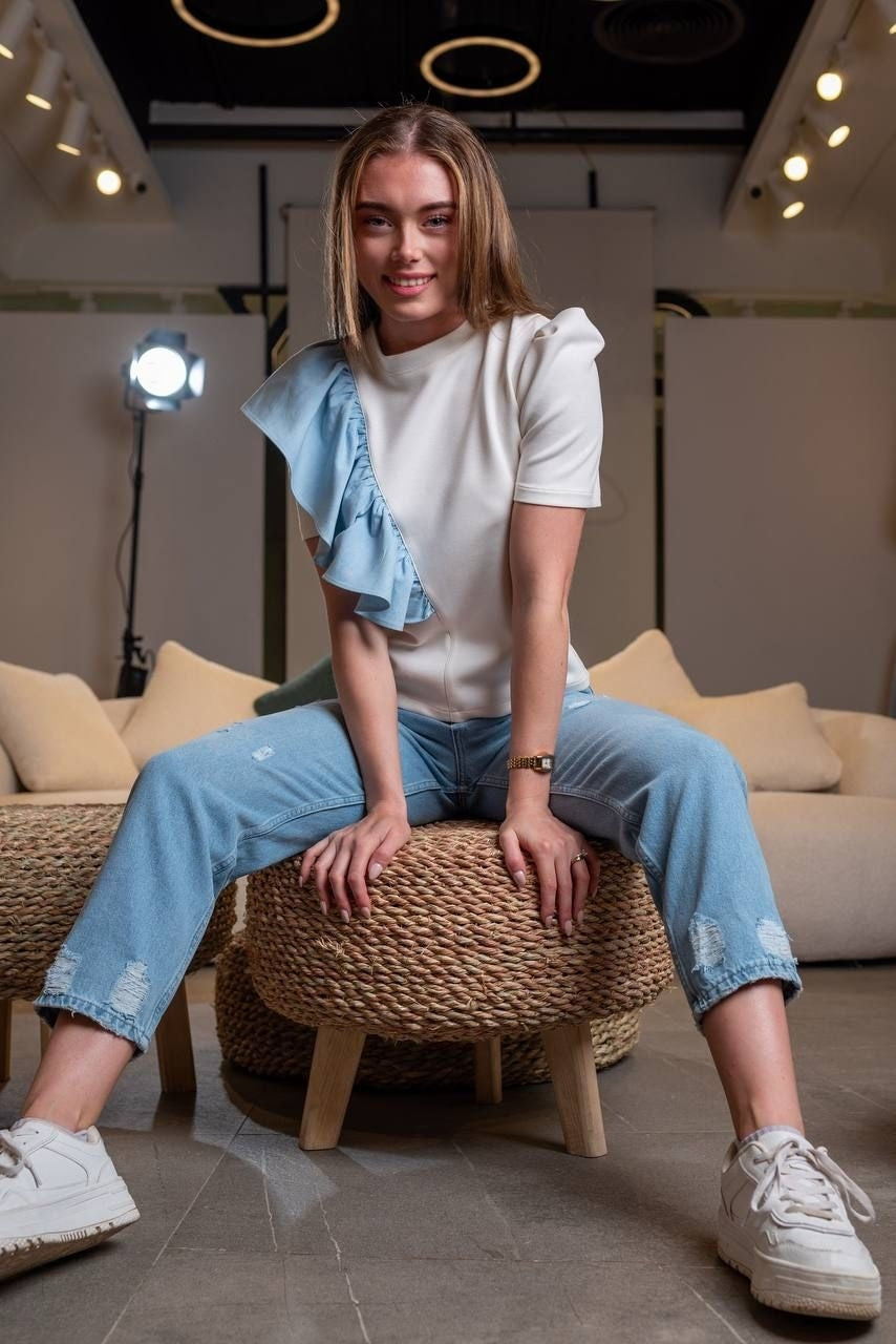 ASYMMETRICAL PUFF SLEEVE TOP