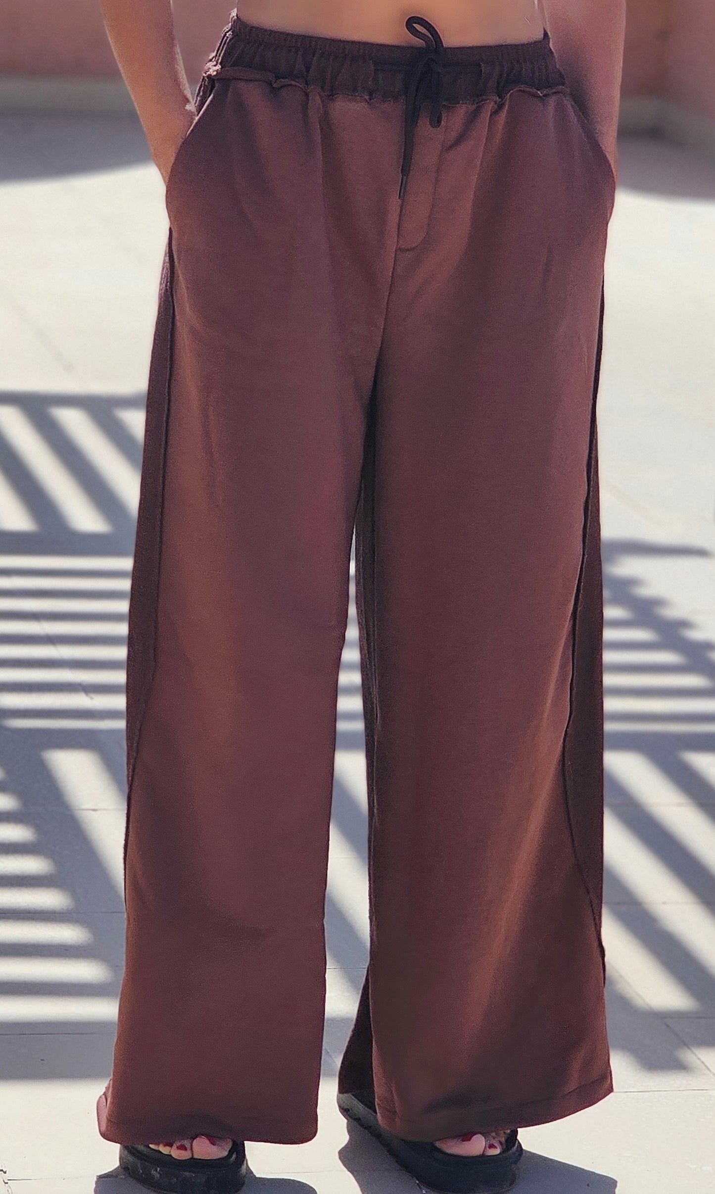 RELAXED WIDE-LEG PANTS