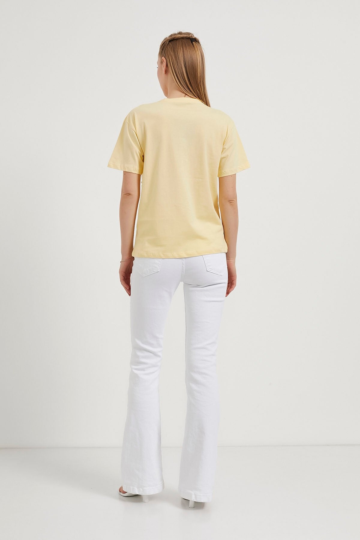 PASTEL YELLOW PEARL BOW EMBELLISHED T-SHIRT (Made in Turkey 🇹🇷)