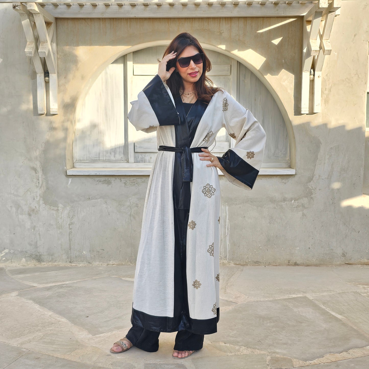 BLACK BORDERS PATTERNED KIMONO