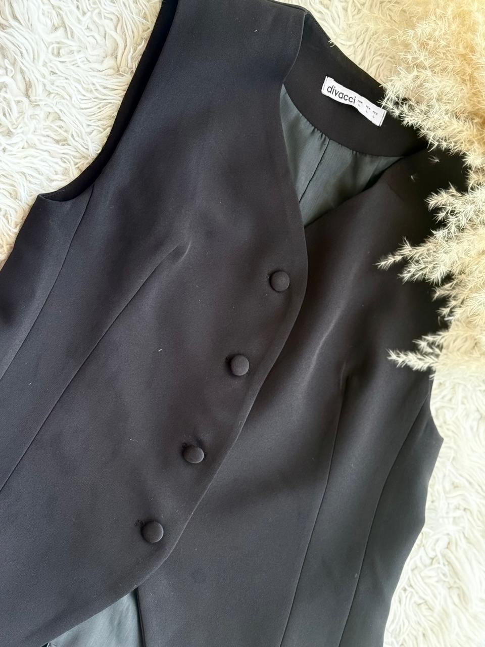 SLEEVELESS TAILORED VEST