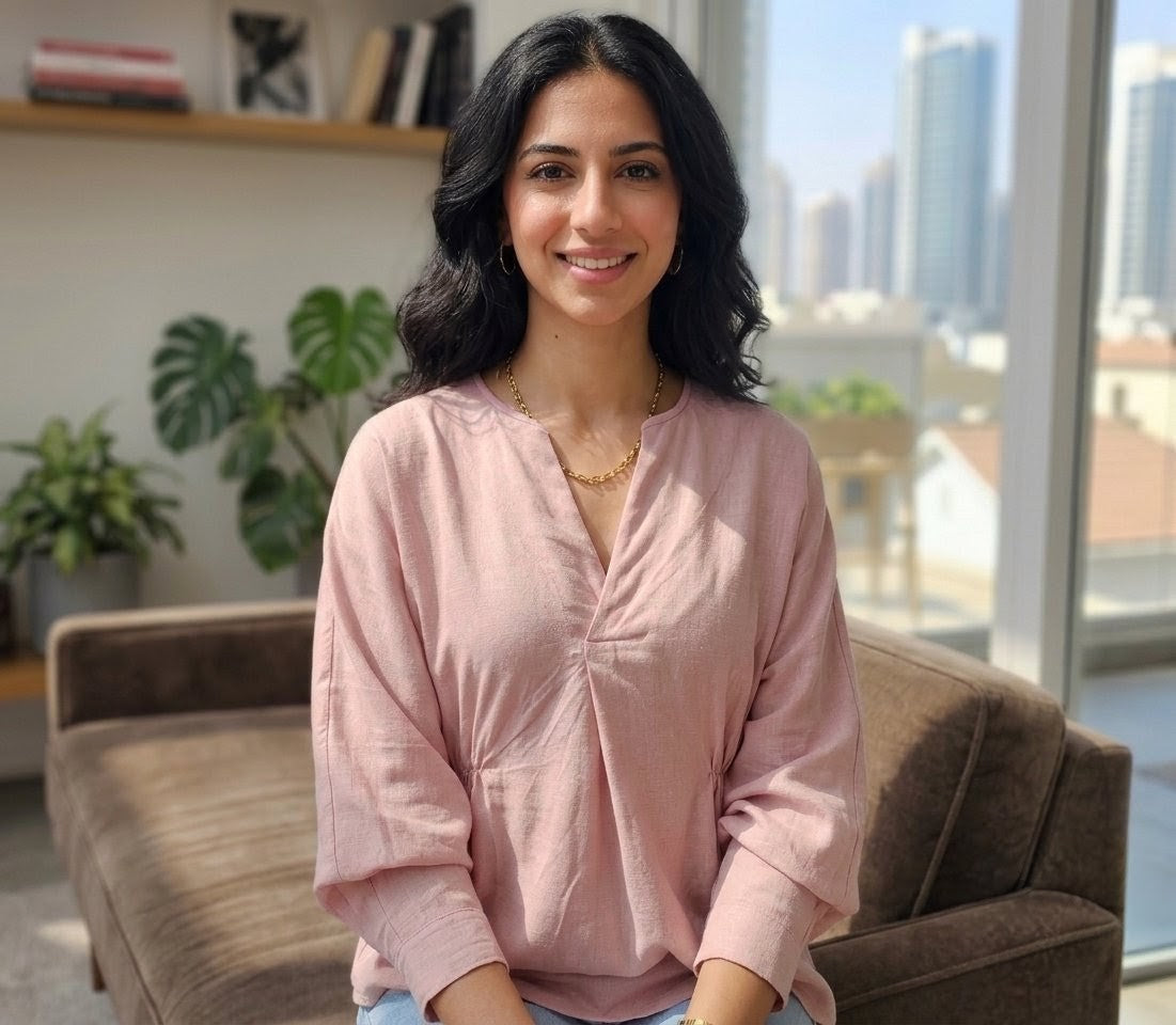 RELAXED FIT V-NECK  BLOUSE
