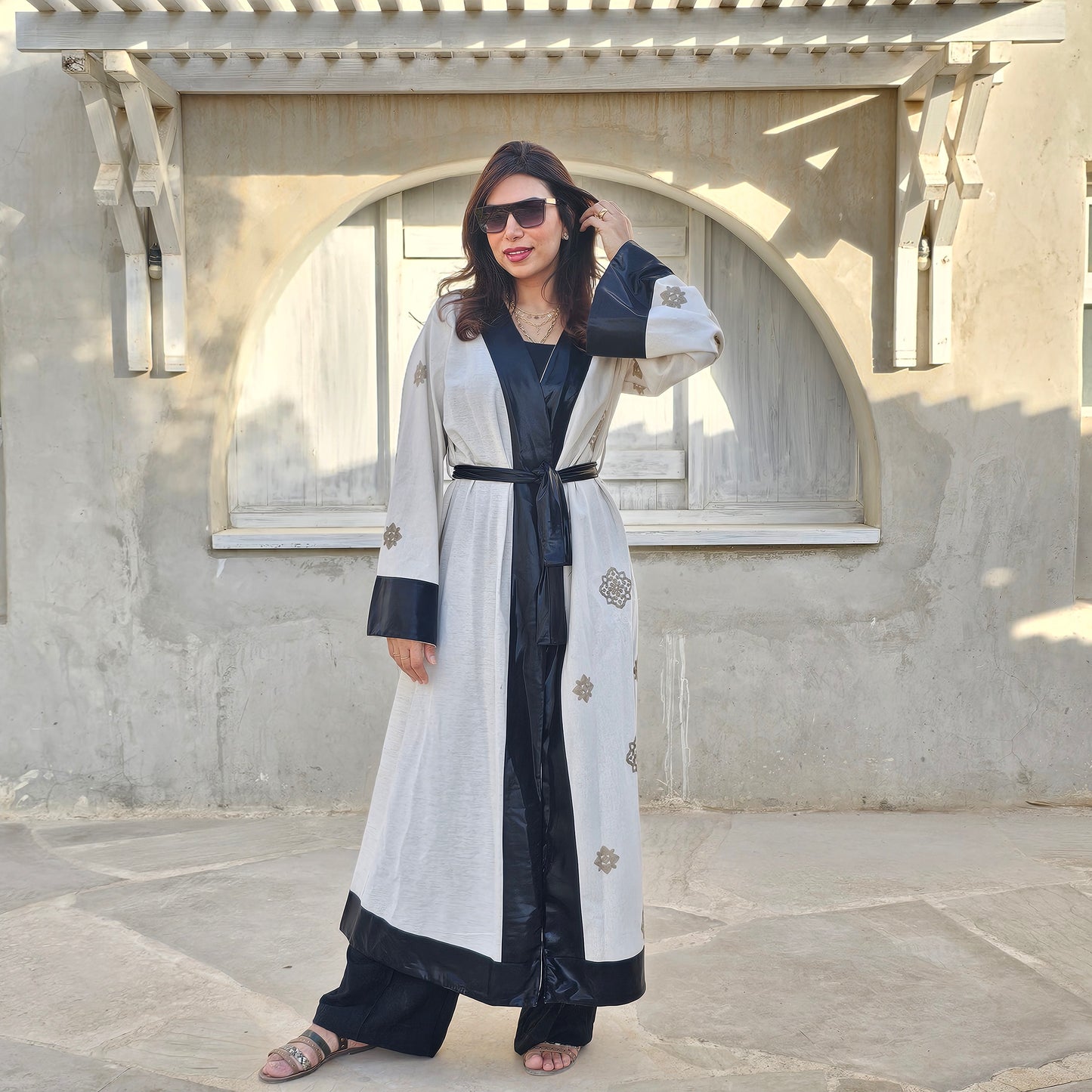 BLACK BORDERS PATTERNED KIMONO