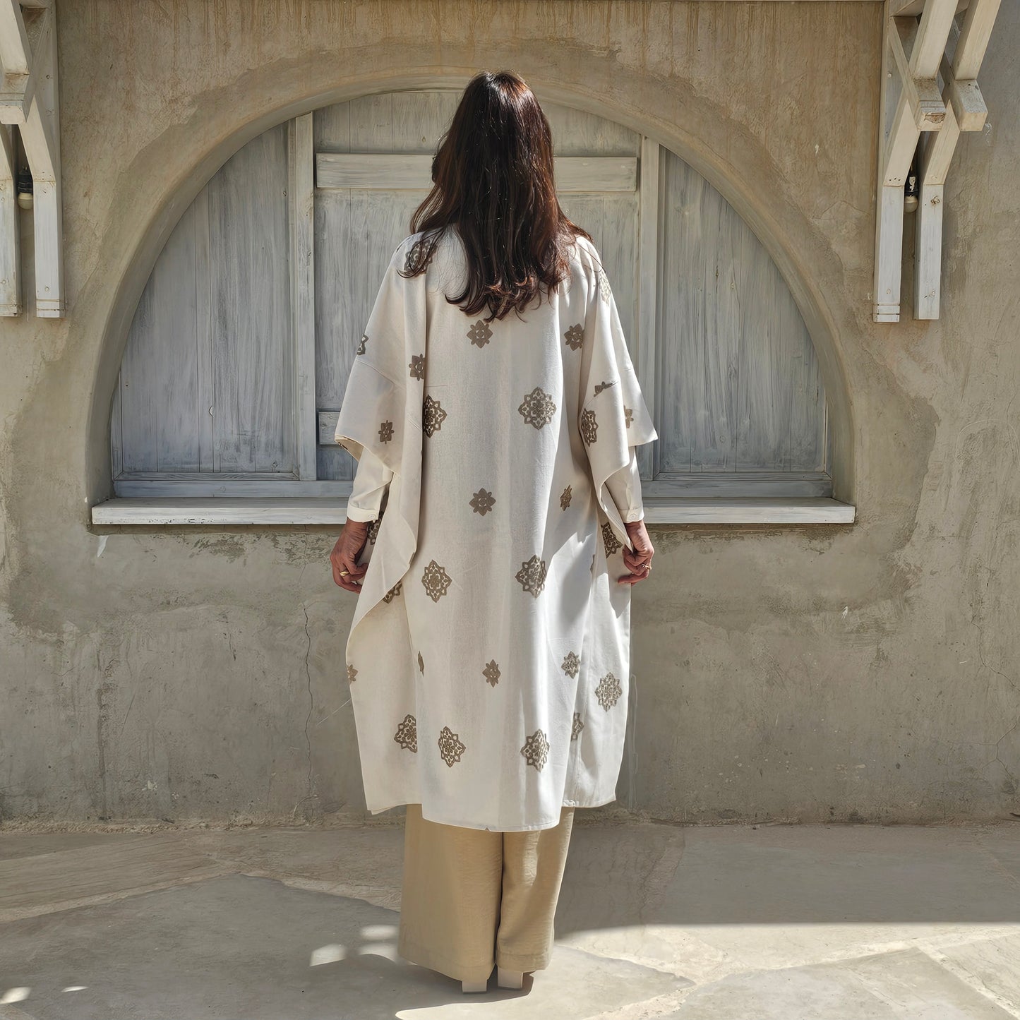 GOLDEN PATTRENED AND BORDERS KIMONO