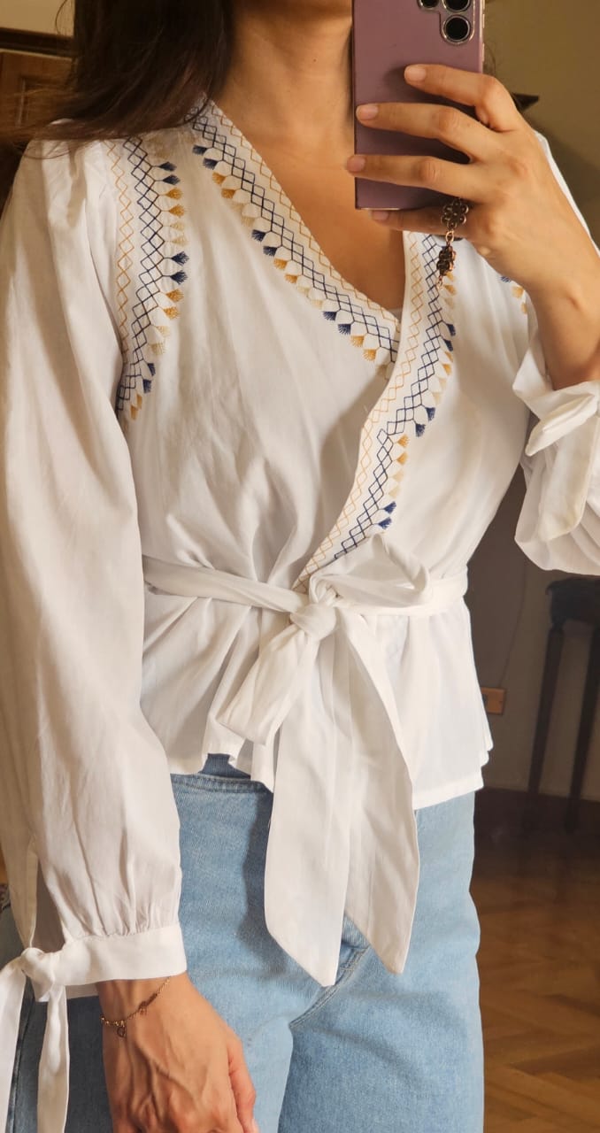 SERMA EMBROIDERY WHITE BLOUSE