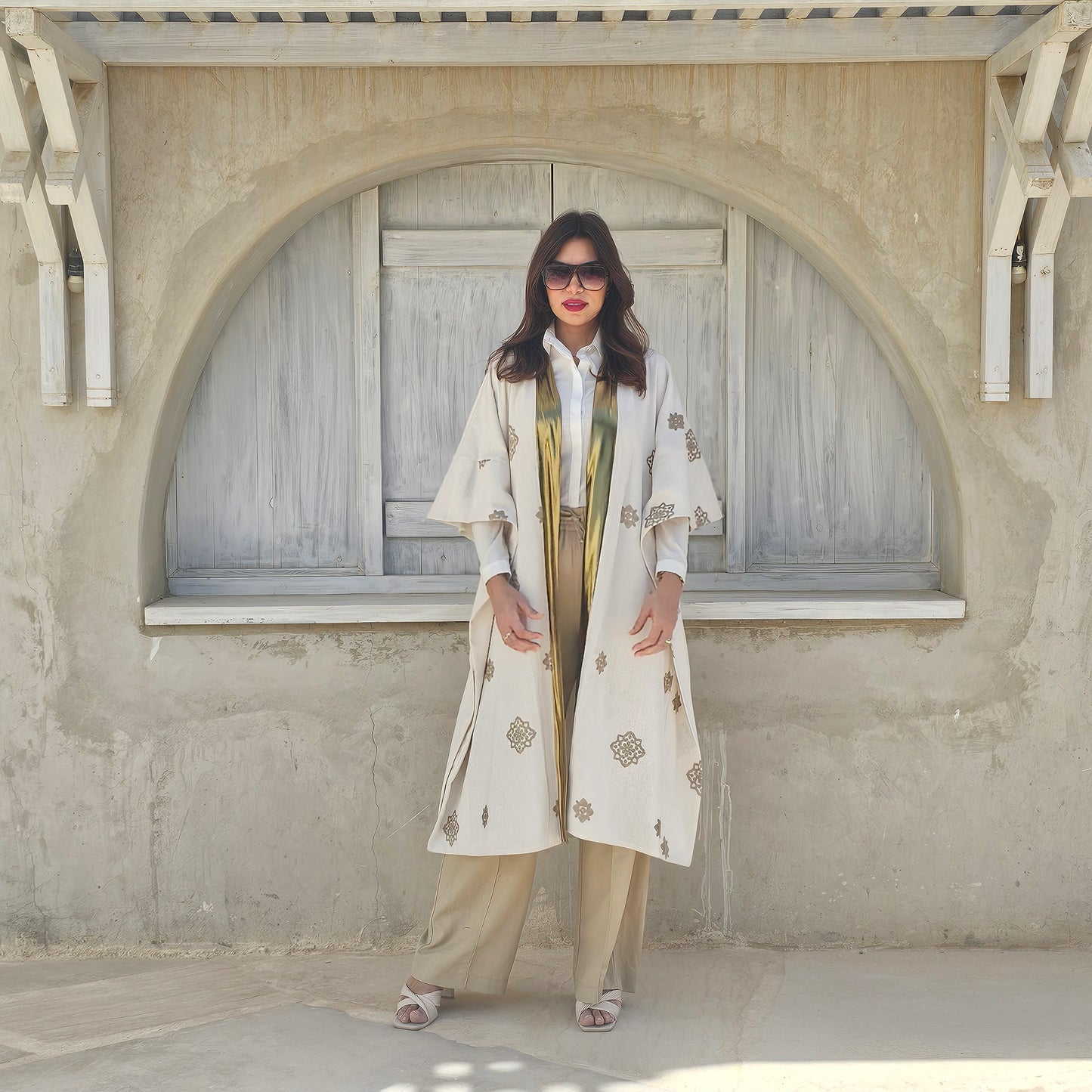 GOLDEN PATTRENED AND BORDERS KIMONO